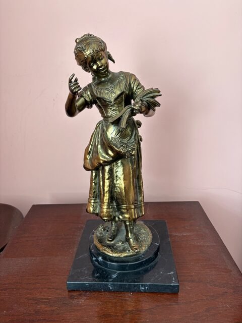 Item from the estate sale in Oro